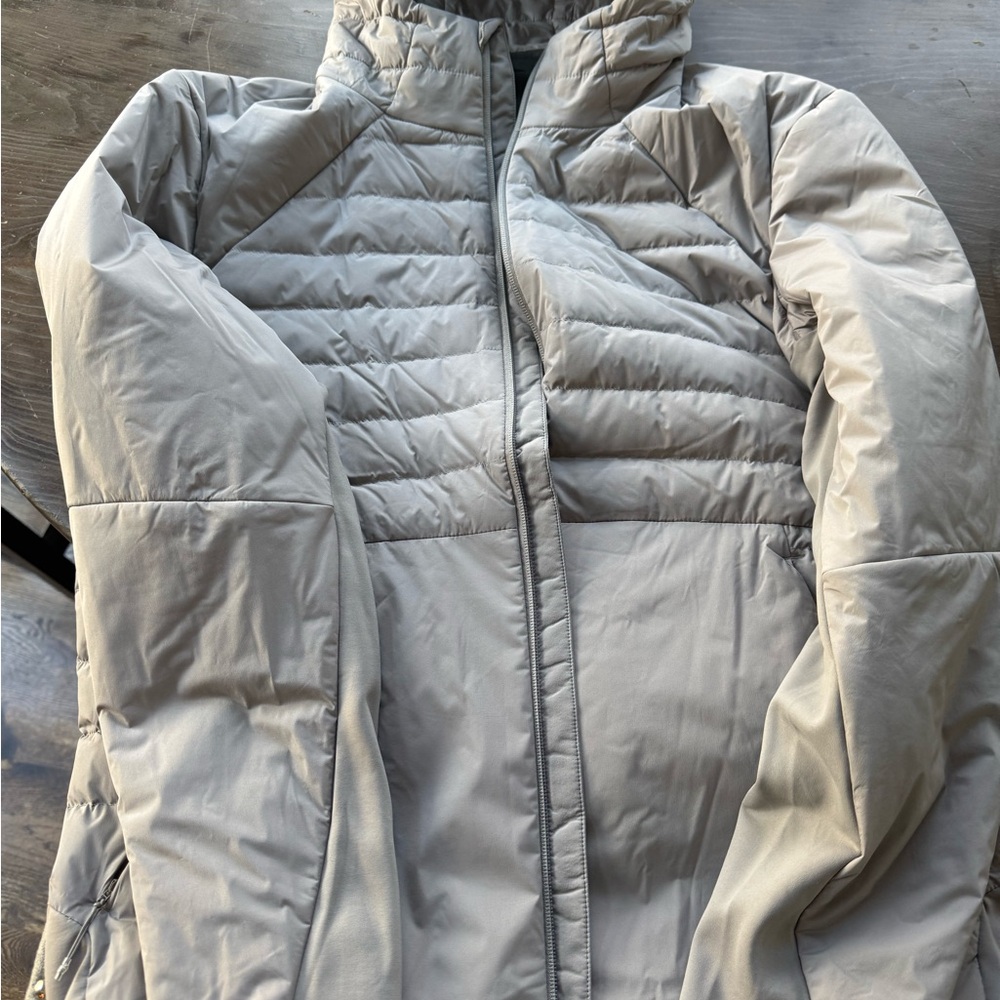 Men’s Lululemon Light Gray Quilted Jacket